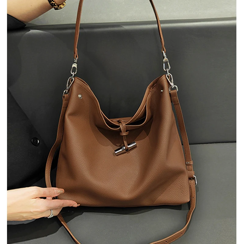 luxury woman Shopperbag High-end first-layer cowhide tote bag new large-capacity shoulder messenger genuine leather underarm bag
luxury woman Shopperbag High-end first-layer cowhide tote bag new large-capacity shoulder messenger genuine leather underarm bag