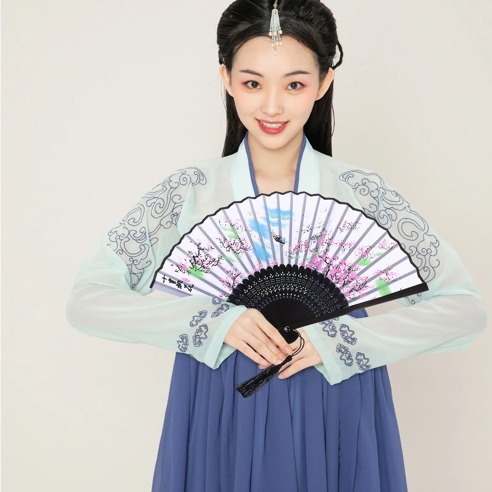 Floral Printing Folding Chinese Style Bamboo Handheld Fan For Wedding Dance Party Decor Retro Foldable Fan Gift
Floral Printing Folding Chinese Style Bamboo Handheld Fan For Wedding Dance Party Decor Retro Foldable Fan Gift