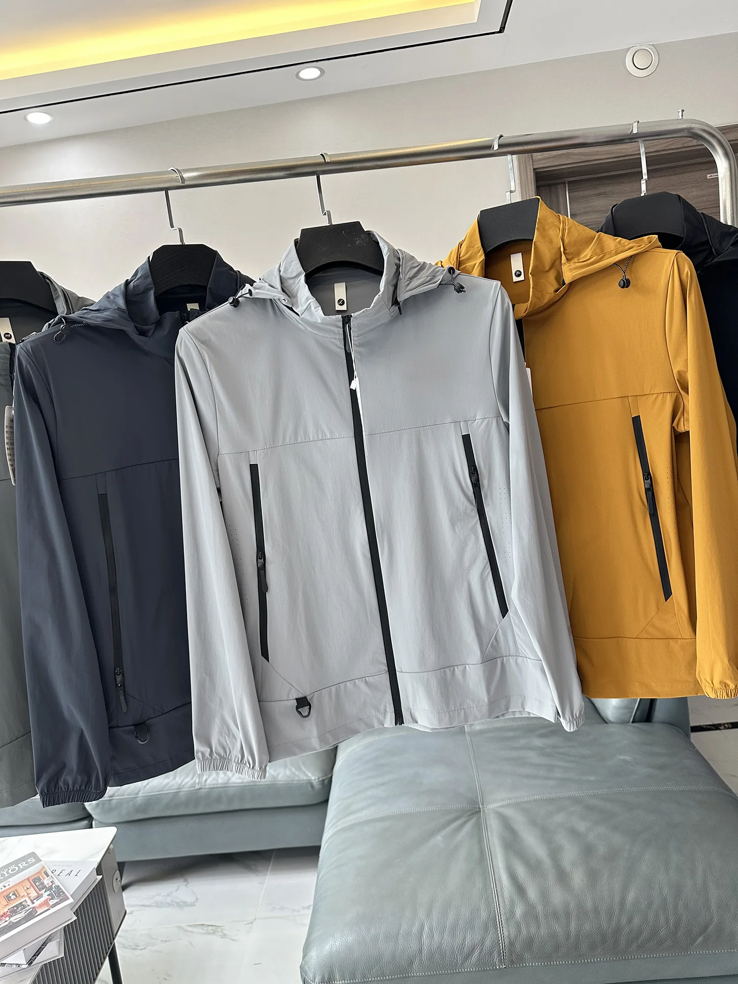 High-End Laser-Pierced Armpit Sports Jacket Quick-Dry Breathable Comfortable Spring Summer Unisex Fashionable Sun-Protective ...
High-End Laser-Pierced Armpit Sports Jacket Quick-Dry Breathable Comfortable Spring Summer Unisex Fashionable Sun-Protective ...