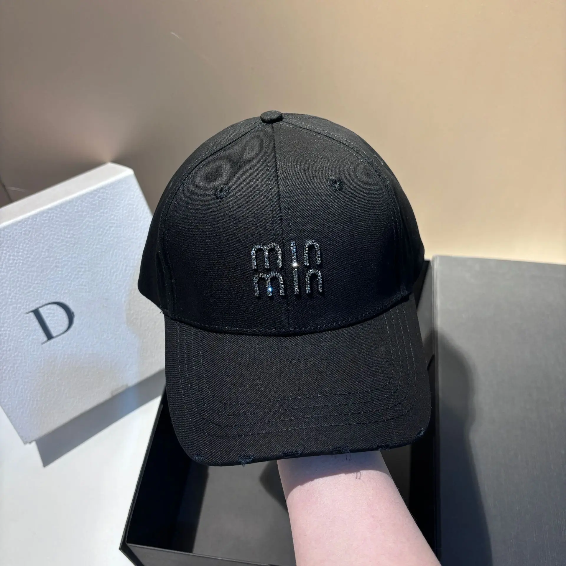 Korean Style Oversized Baseball Cap | Washed Cotton, Sun Shade, Casual Sporty Fashion, Luxury Feel & Lightweight | Snapback Hat
Korean Style Oversized Baseball Cap | Washed Cotton, Sun Shade, Casual Sporty Fashion, Luxury Feel & Lightweight | Snapback Hat