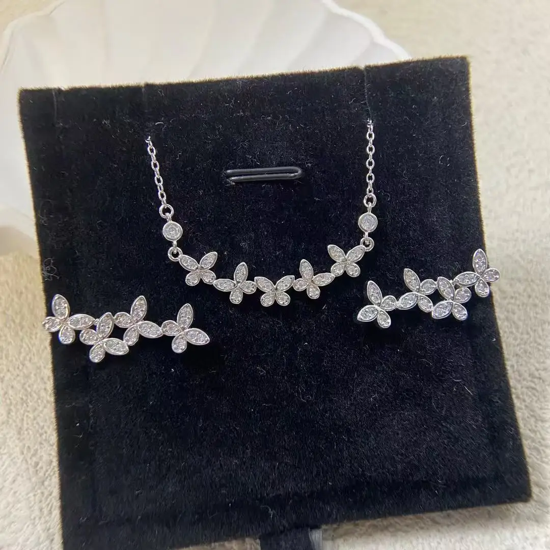 Fashion Simple Korean Version Women's Necklace 925 Silver Needle Design Collarbone Chain Birthday Gift Valentine's Day Gift
Fashion Simple Korean Version Women's Necklace 925 Silver Needle Design Collarbone Chain Birthday Gift Valentine's Day Gift
