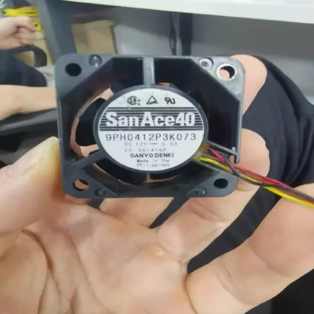 For Sanyo 9PH0412P3K073 DC12V 0.5A 40*40*28M 4-Wire Silent Cooling Fan
For Sanyo 9PH0412P3K073 DC12V 0.5A 40*40*28M 4-Wire Silent Cooling Fan
