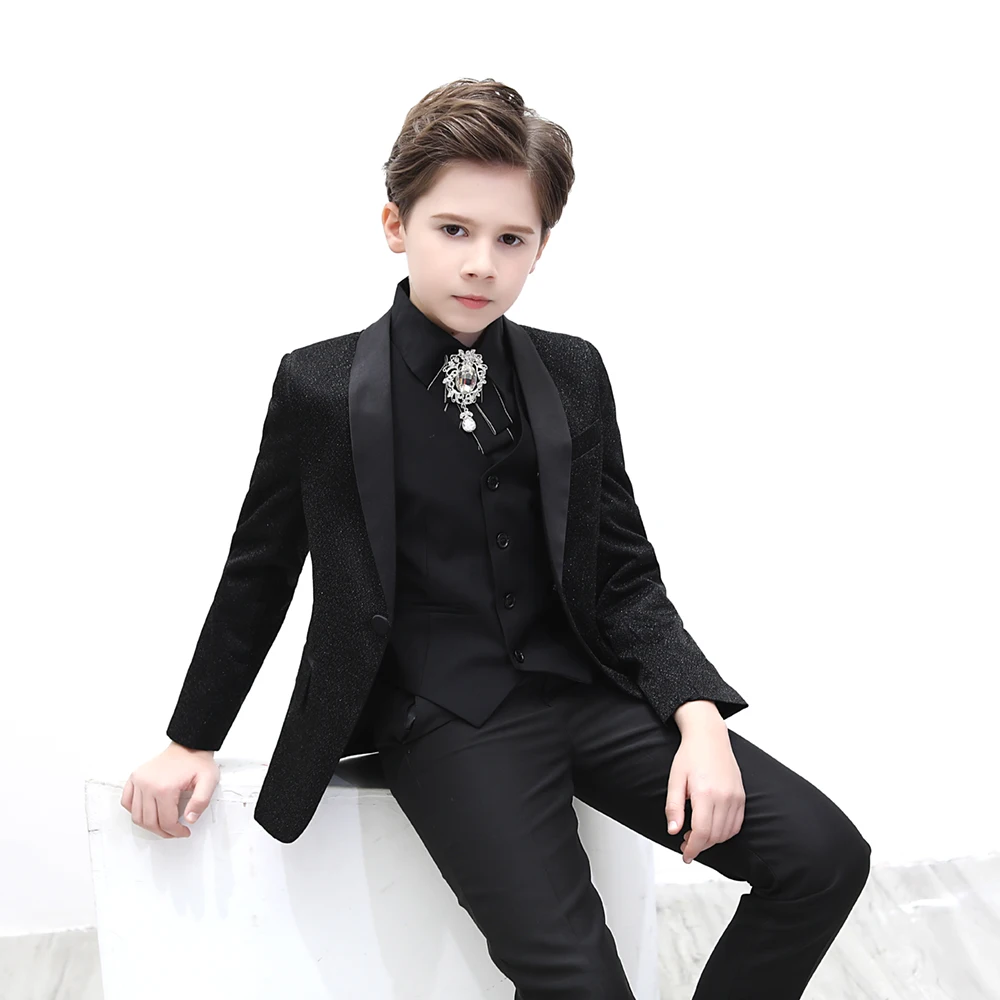 Children's suit suit boys birthday party black piano performance clothes wedding flower boy playing boys small suit three sets
Children's suit suit boys birthday party black piano performance clothes wedding flower boy playing boys small suit three sets