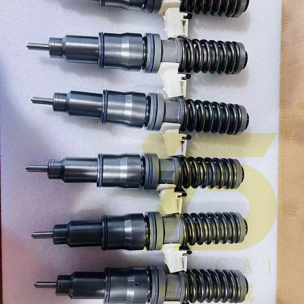 YUE CAI D11 4 Pin Diesel Engine Fuel Injector BEBE4D42001 21582101 VOE21582101 20747797 For Truck
YUE CAI D11 4 Pin Diesel Engine Fuel Injector BEBE4D42001 21582101 VOE21582101 20747797 For Truck