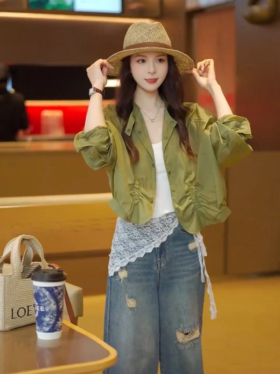 Fashionable Short Thin Sun Protection Jacket Women's Summer New Style 2026 Pleated Beautiful Stylish Top Korean Style Loose Fit
Fashionable Short Thin Sun Protection Jacket Women's Summer New Style 2026 Pleated Beautiful Stylish Top Korean Style Loose Fit