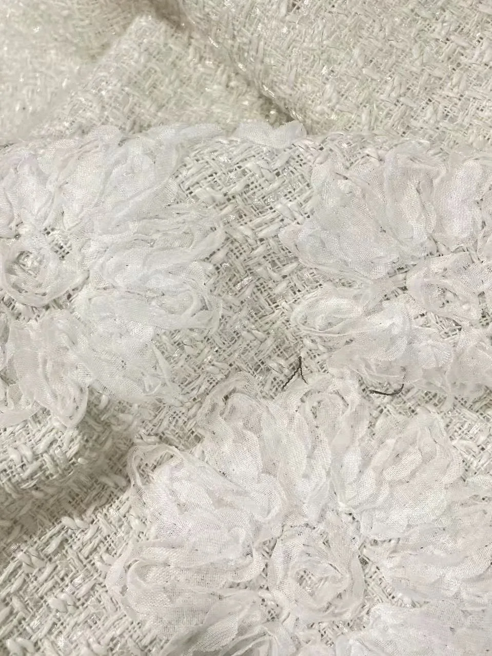 White Bouclé Fabric Woven Vest Skirt Bag Material 3D Flower Fashion Outerwear Fabric Small Fragrance Style Sponge Pad
White Bouclé Fabric Woven Vest Skirt Bag Material 3D Flower Fashion Outerwear Fabric Small Fragrance Style Sponge Pad