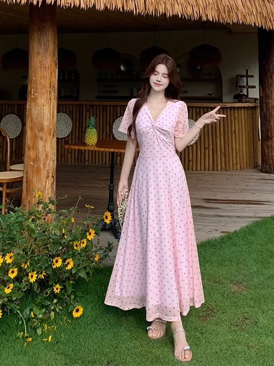 plus Size Polka Dot Short Sleeve V-Neck Slimming Long Dress Korean Style A-Line Casual Summer Fashion Elegant Lady Dress
plus Size Polka Dot Short Sleeve V-Neck Slimming Long Dress Korean Style A-Line Casual Summer Fashion Elegant Lady Dress