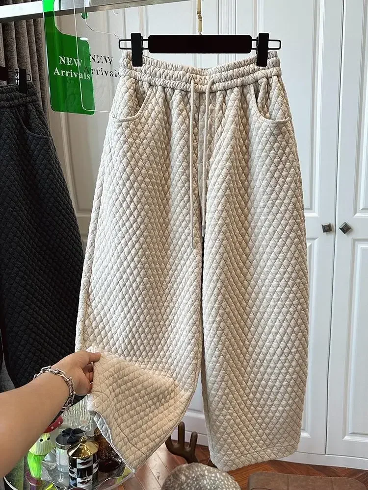 Women's Retro Japanese Rhombus Quilted Nine-point Casual Pants Autumn and Winter Solid Color Loose Slim Drawstring Harem Pants
Women's Retro Japanese Rhombus Quilted Nine-point Casual Pants Autumn and Winter Solid Color Loose Slim Drawstring Harem Pants