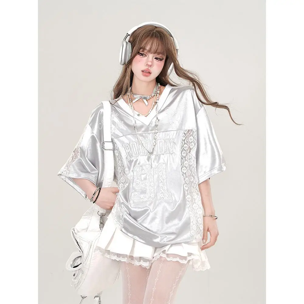 2026 Summer New Women American Retro Spliced Lace V Neck Short Sleeve T Shirt Loose Casual Couple Matching Daily Sports Tops
2026 Summer New Women American Retro Spliced Lace V Neck Short Sleeve T Shirt Loose Casual Couple Matching Daily Sports Tops
