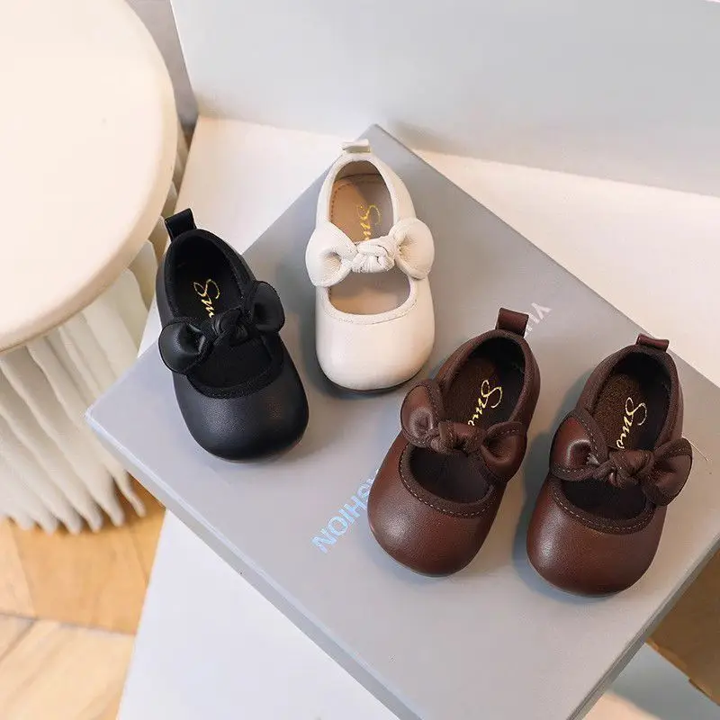 Baby Girls Walking Shoes Round Toes Non-slip Kids Flats Soft Sole 2025 New Girls Princess Shoes Solid Color Versatile Sweet Bows
Baby Girls Walking Shoes Round Toes Non-slip Kids Flats Soft Sole 2025 New Girls Princess Shoes Solid Color Versatile Sweet Bows