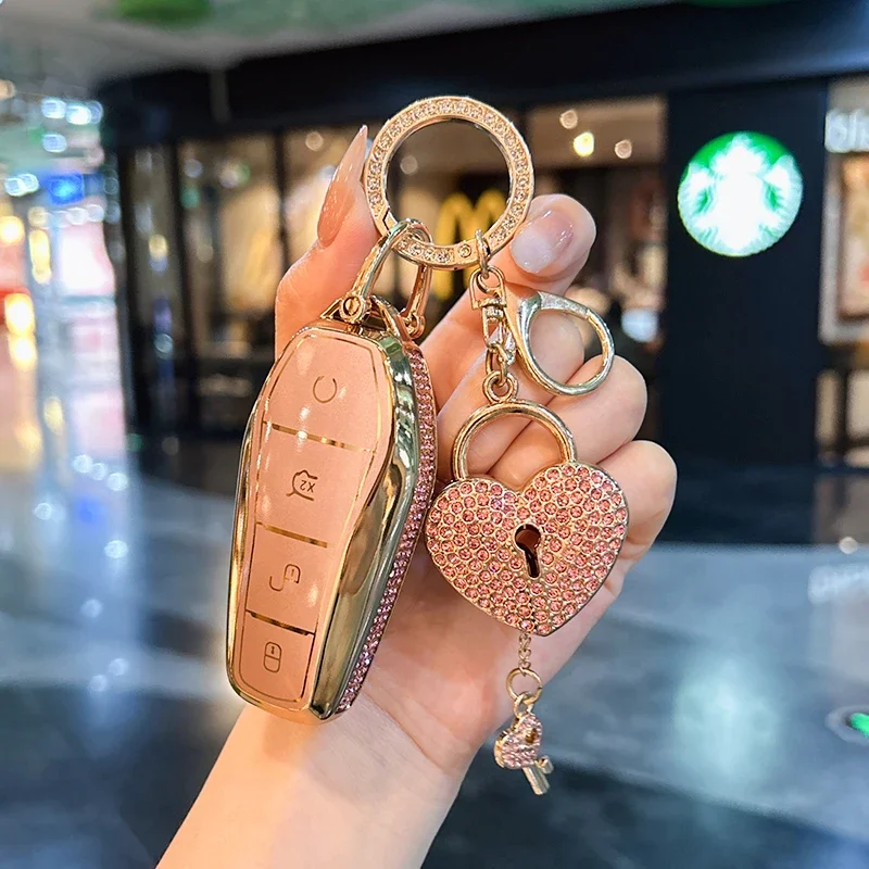 For BYD series car key bag Love heart charm Butterfly Exquisite fashion car accessories High-end car key case
For BYD series car key bag Love heart charm Butterfly Exquisite fashion car accessories High-end car key case