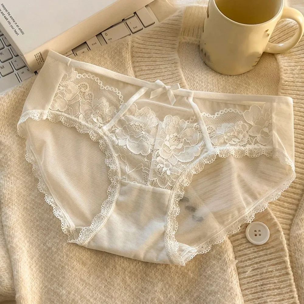 Ultra-thin Lace Seamless Panties Underpants Cotton Crotch Underwear for Women Low-waist See Through Mesh Lace Briefs Female
Ultra-thin Lace Seamless Panties Underpants Cotton Crotch Underwear for Women Low-waist See Through Mesh Lace Briefs Female