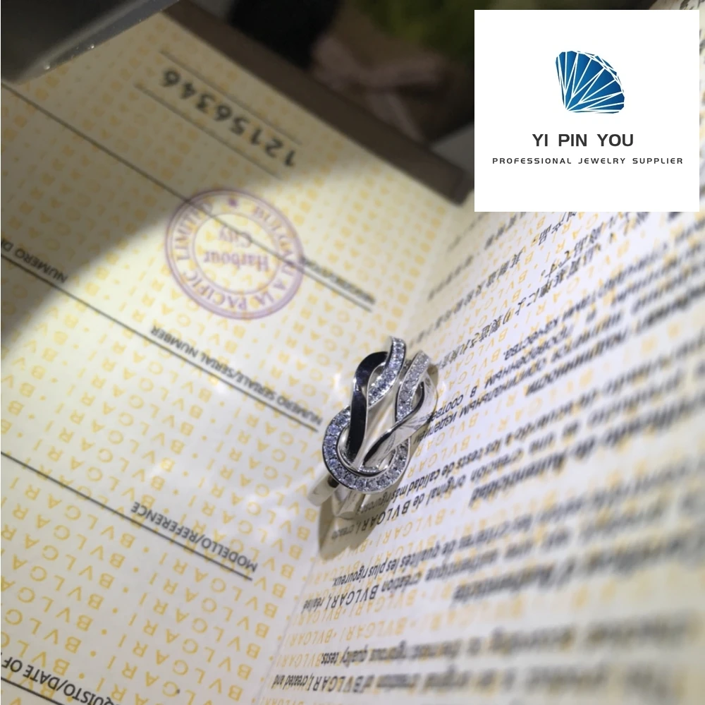 High Quality High-end S925 Exquisite and Elegant Daily Versatile Zircon Earrings - Commemorative Gift
High Quality High-end S925 Exquisite and Elegant Daily Versatile Zircon Earrings - Commemorative Gift