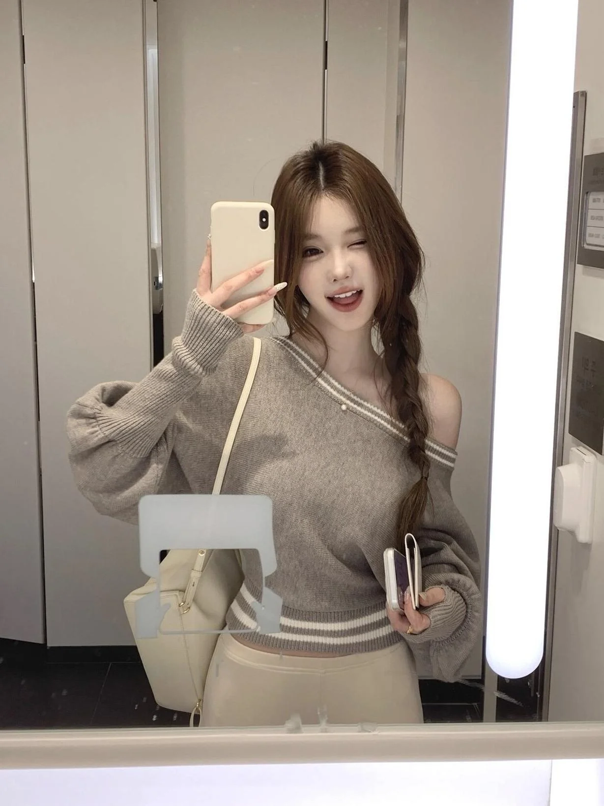 Sweet And Spicy oulder Bared Knitted Sweater Women's Waist Cinching High Waist Stripe Pattern Trendy Spring New Sle
Sweet And Spicy oulder Bared Knitted Sweater Women's Waist Cinching High Waist Stripe Pattern Trendy Spring New Sle