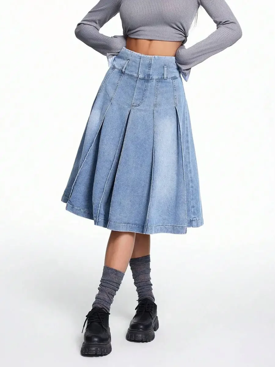 Women's High-Waisted Denim A-Line Pleated Mini Skirt in Light Wash Blue
Women's High-Waisted Denim A-Line Pleated Mini Skirt in Light Wash Blue