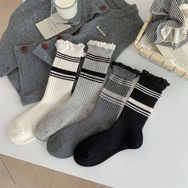 4 pairs of women's autumn winter sweat absorbing simple mid tube socks spring autumn stripes comfortable casual socks
4 pairs of women's autumn winter sweat absorbing simple mid tube socks spring autumn stripes comfortable casual socks