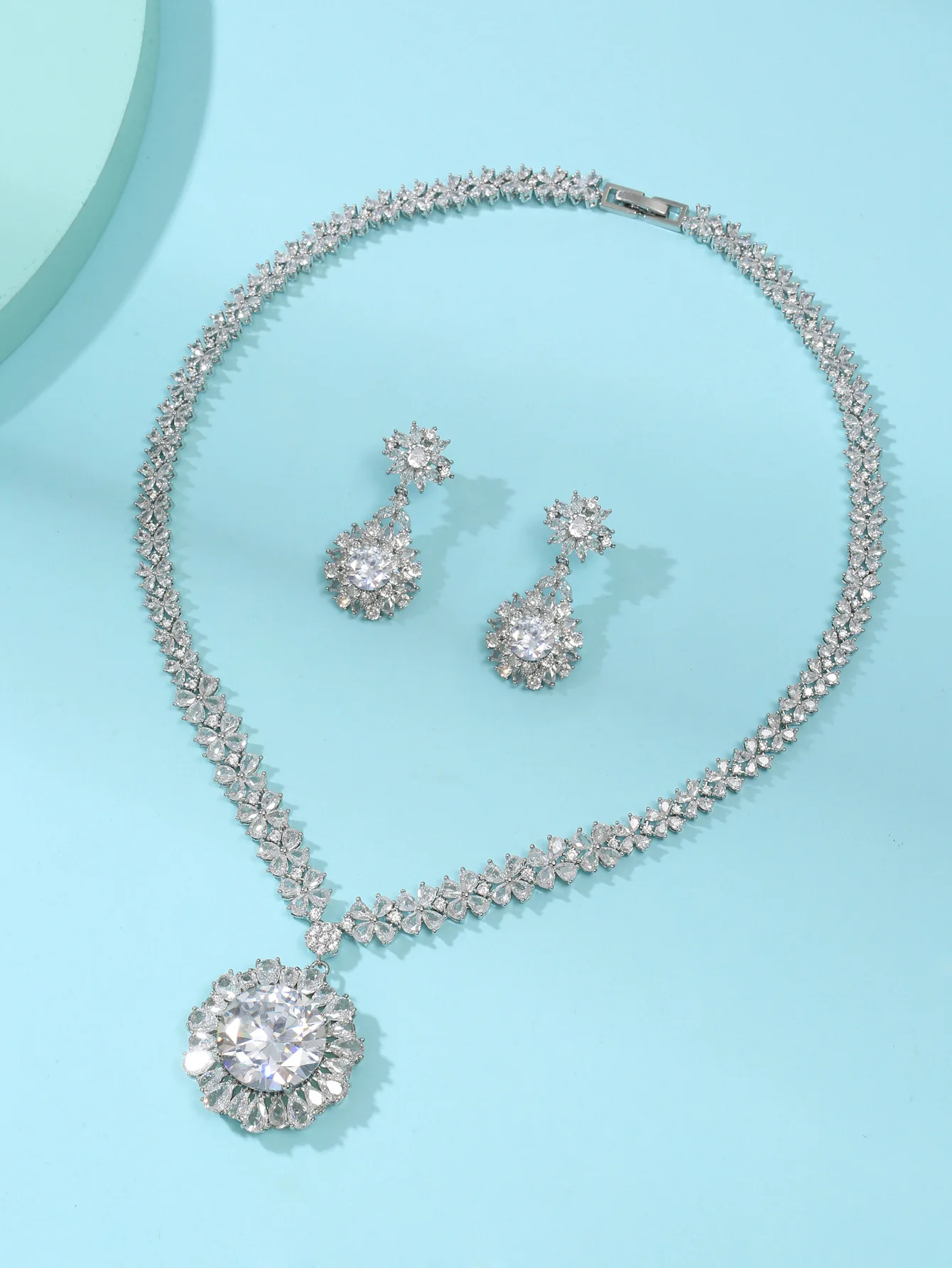 European and American Style Elegant Pink sliver color Round Necklace Earrings Women's Decorative Jewelry Wedding Ball Gift M-841
European and American Style Elegant Pink sliver color Round Necklace Earrings Women's Decorative Jewelry Wedding Ball Gift M-841