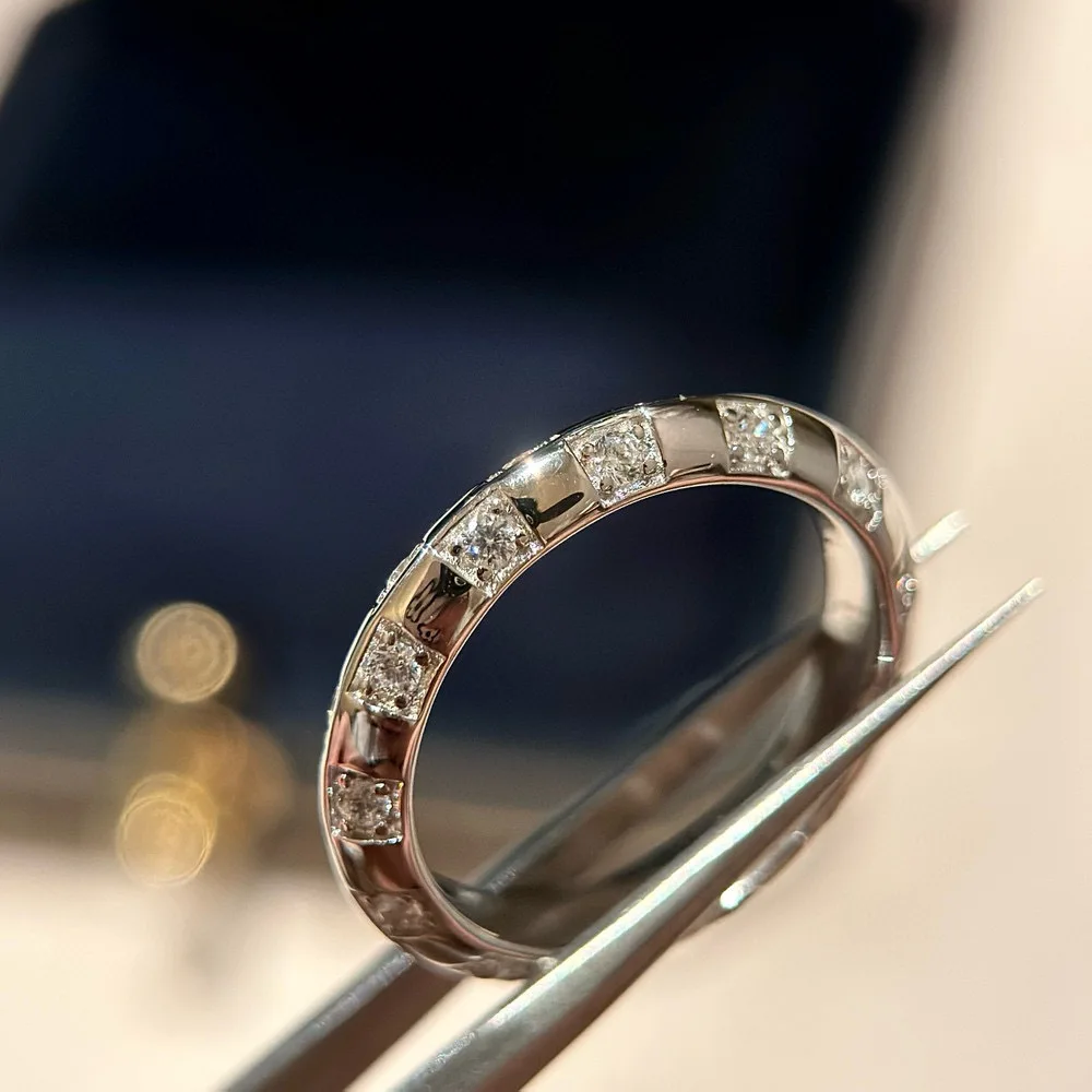 Кольцо в шахматном порядке из 100% стерлингового серебра 925 пробы с цирконием AAA для женщин, ювелирные изделия
Кольцо в шахматном порядке из 100% стерлингового серебра 925 пробы с цирконием AAA для женщин, ювелирные изделия