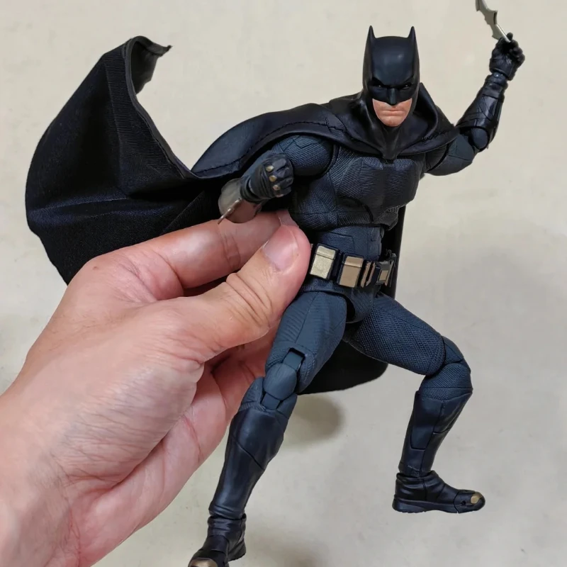 Fondjoy Light Armored Batman Figure 1/9 Action Figure Justice League The Dark Knight Figures PVC Model Joint Movable Toy Gift
Fondjoy Light Armored Batman Figure 1/9 Action Figure Justice League The Dark Knight Figures PVC Model Joint Movable Toy Gift