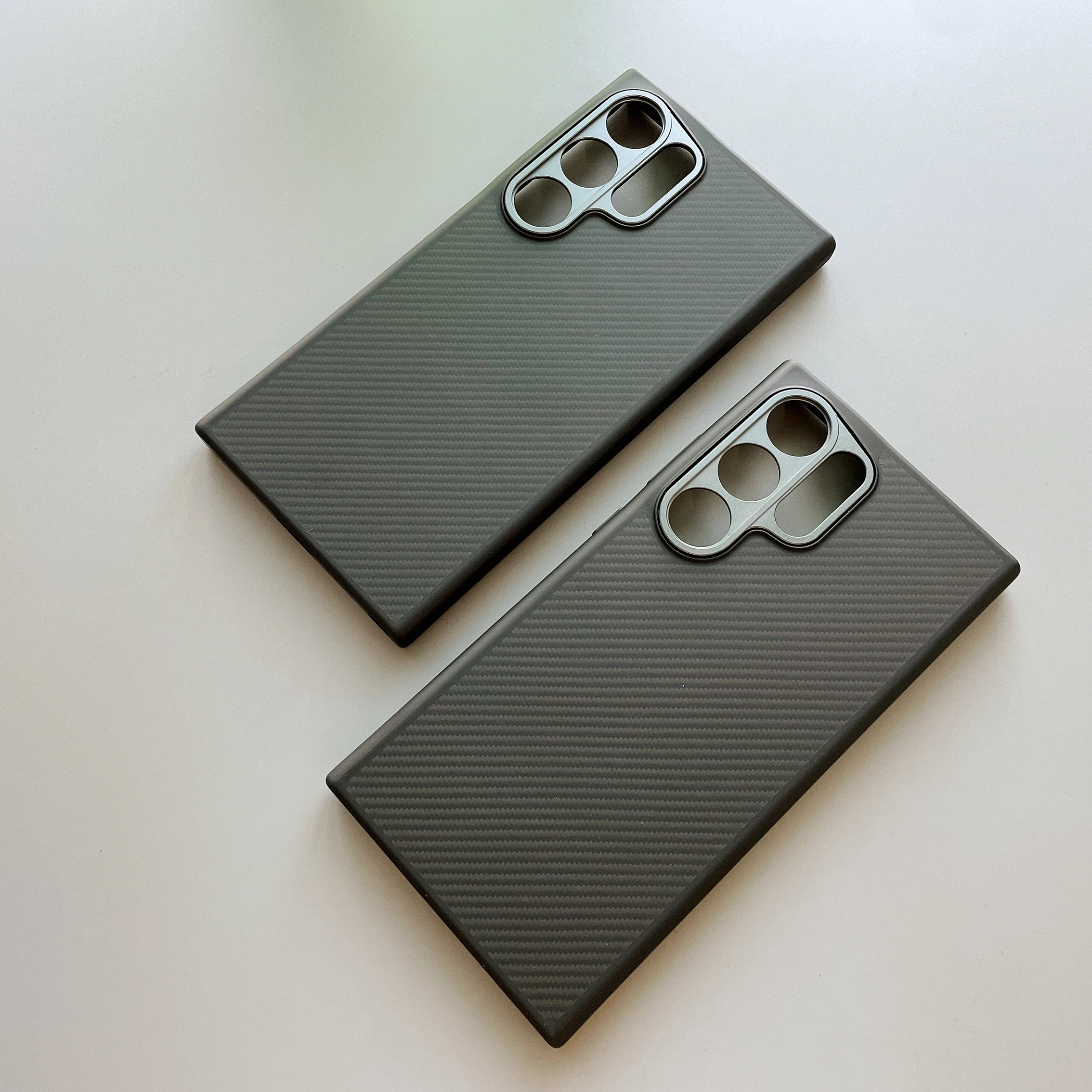 Deluxe 600D Carbon Fiber MagSafe Wireless Charging Phone Case for Samsung S24 Ultra Kevlar S24 UltraTPU Soft Frame Phone Case
Deluxe 600D Carbon Fiber MagSafe Wireless Charging Phone Case for Samsung S24 Ultra Kevlar S24 UltraTPU Soft Frame Phone Case