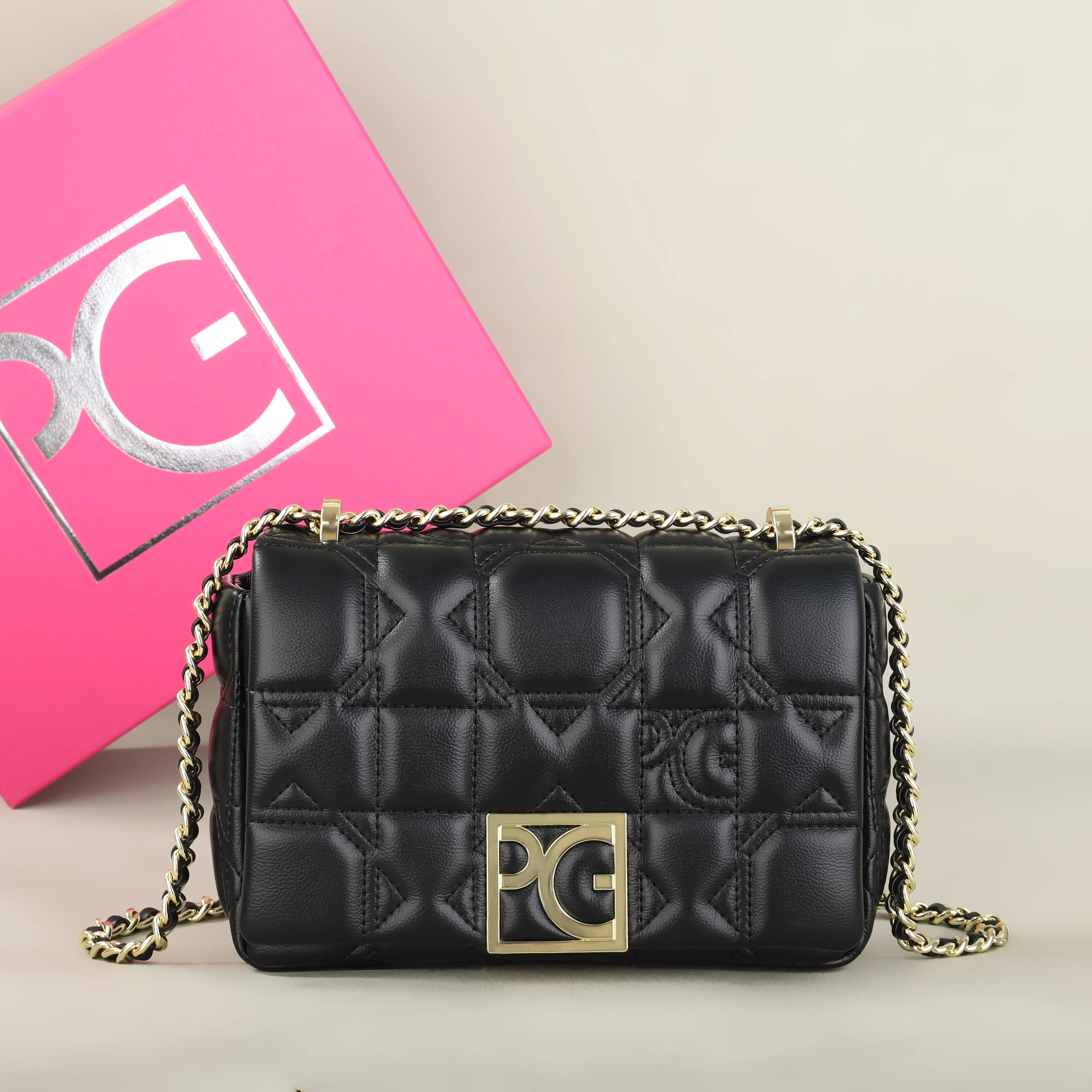 PG PATSY GARIS Women's Bag Luxury Lightweight Casual Bag Niche Brand Design New High Quality Portable Fashion Crossbody Bag
PG PATSY GARIS Women's Bag Luxury Lightweight Casual Bag Niche Brand Design New High Quality Portable Fashion Crossbody Bag