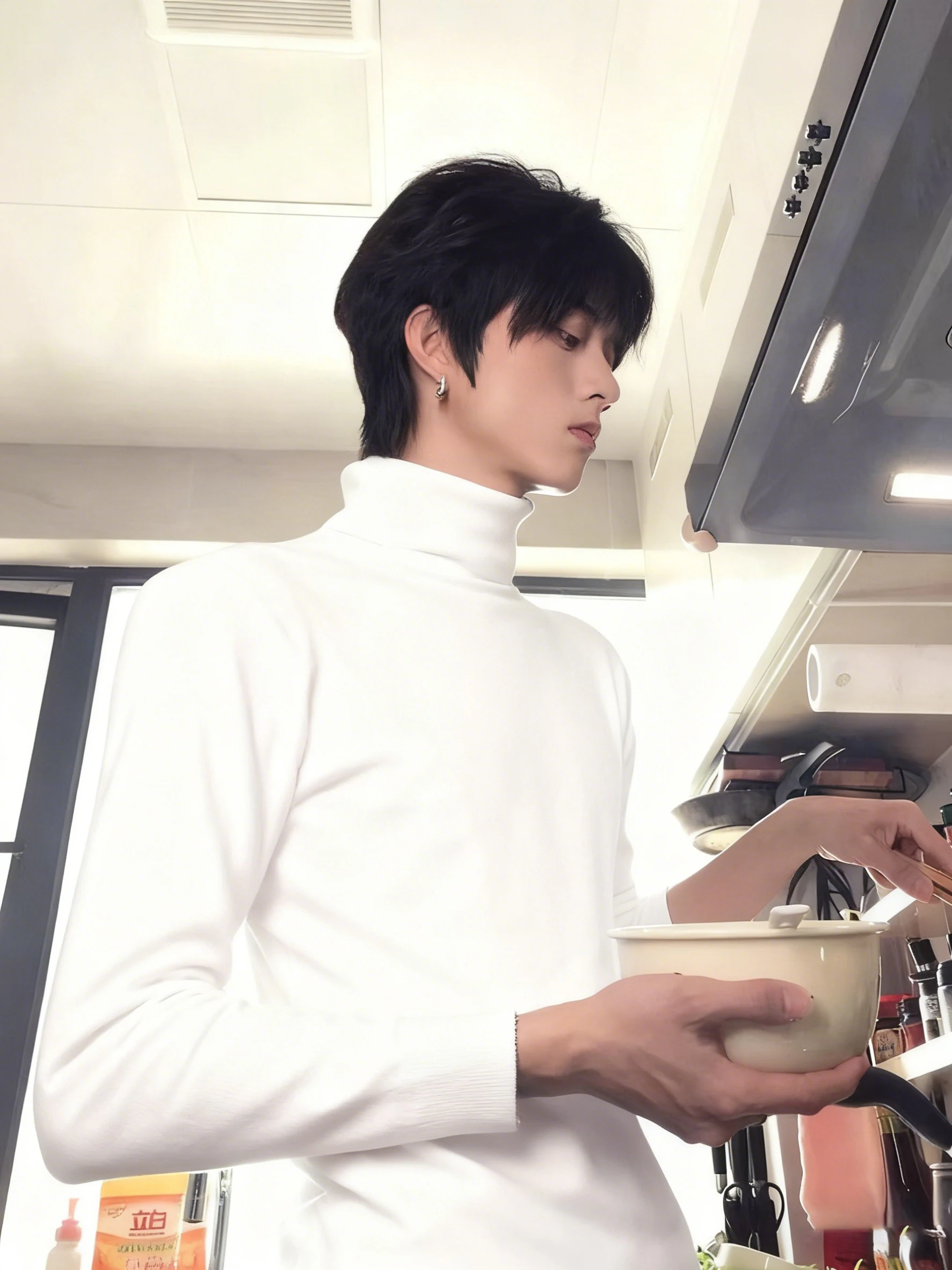 Мужской утепленный вязаный свитер с высоким воротником и длинными рукавами Briti Sle, облегающая базовая кофта для ношения под одеждой, теплая зимняя модель из полиэфирного волокна
Мужской утепленный вязаный свитер с высоким воротником и длинными рукавами Briti Sle, облегающая базовая кофта для ношения под одеждой, теплая зимняя модель из полиэфирного волокна