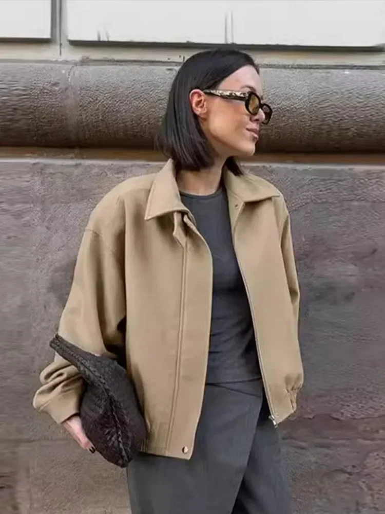 LangMao Casual Autumn Women Coat Cozy Turn-down Collar Long Sleeve Loose Female Jacket With Zipper 2024 New Ladies Outwear Cummu
LangMao Casual Autumn Women Coat Cozy Turn-down Collar Long Sleeve Loose Female Jacket With Zipper 2024 New Ladies Outwear Cummu