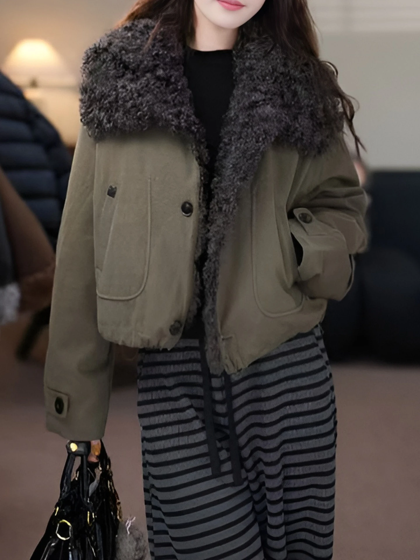 Women's Short Thickened Warm Loose Slimming Jacket with Fur Collar Autumn Winter New Style Commute Style Long Sleeve Coat
Women's Short Thickened Warm Loose Slimming Jacket with Fur Collar Autumn Winter New Style Commute Style Long Sleeve Coat