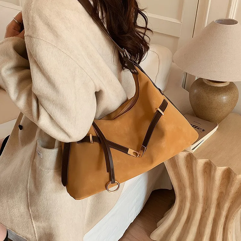 2025 Autumn Winter Spacious Shoulder Bag, Vintage Crossbody Purse for Women, Casual Day-to-Night Tote, Minimalist Sling Bag
2025 Autumn Winter Spacious Shoulder Bag, Vintage Crossbody Purse for Women, Casual Day-to-Night Tote, Minimalist Sling Bag