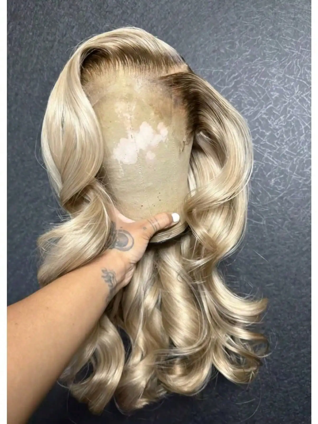 200 Density Ombre Blonde Wave Lace Front Wigs 13x4 HD Body Wave Lace Frontal Wigs Human Hair Pre Plucked Glueless Wigs for Women
200 Density Ombre Blonde Wave Lace Front Wigs 13x4 HD Body Wave Lace Frontal Wigs Human Hair Pre Plucked Glueless Wigs for Women