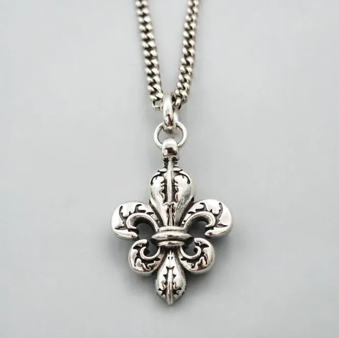 S925 sterling silver cross Scout flower pendant vintage personality, trend, fashion hip hop rock necklace hip hop style
S925 sterling silver cross Scout flower pendant vintage personality, trend, fashion hip hop rock necklace hip hop style