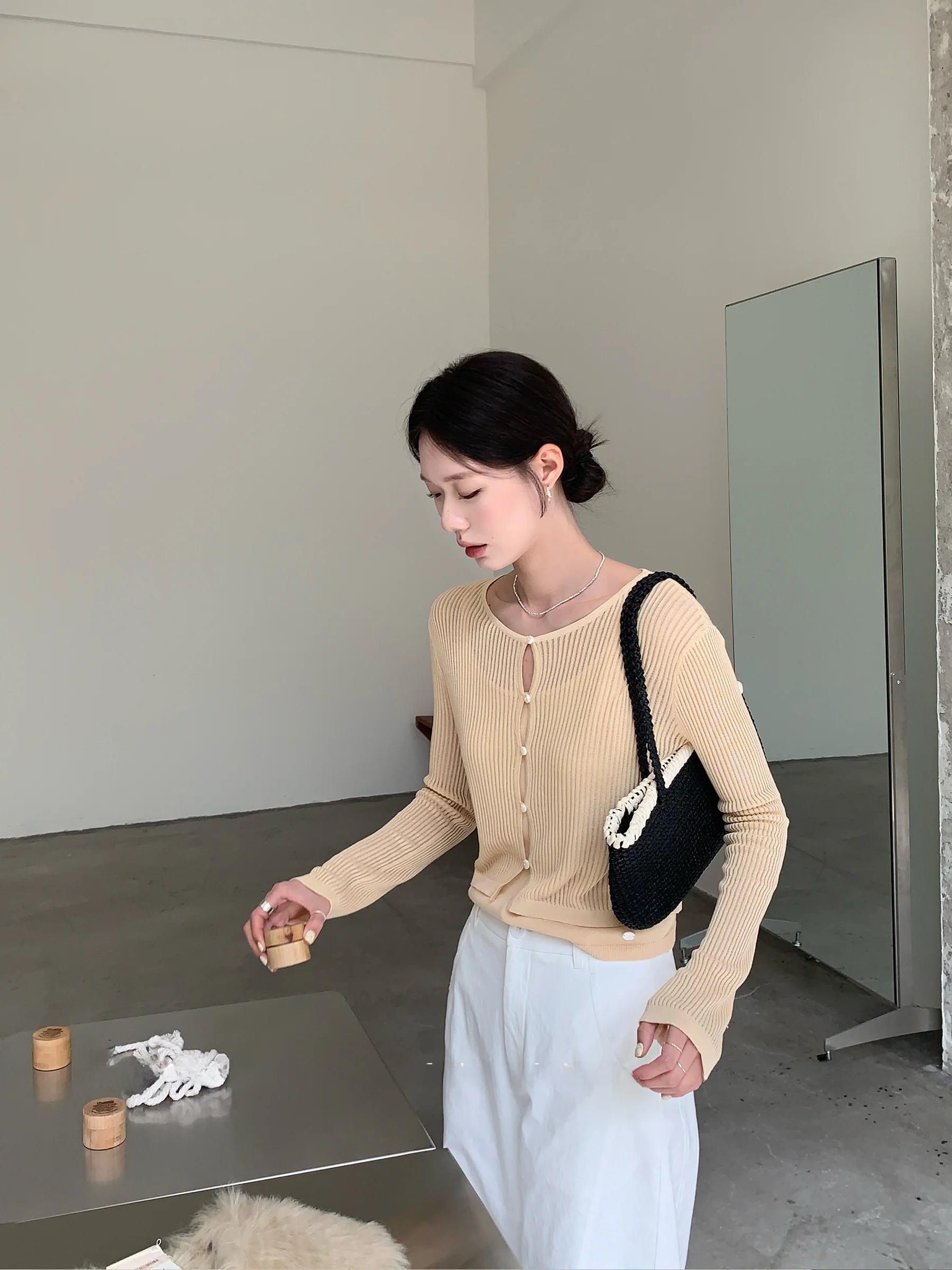 DH Large Flower【Xiangxi Pearl】Round Neck Hollow out Knitted True Two-Piece Sun Protection Open Cardigan Women's Same Color Strap
DH Large Flower【Xiangxi Pearl】Round Neck Hollow out Knitted True Two-Piece Sun Protection Open Cardigan Women's Same Color Strap