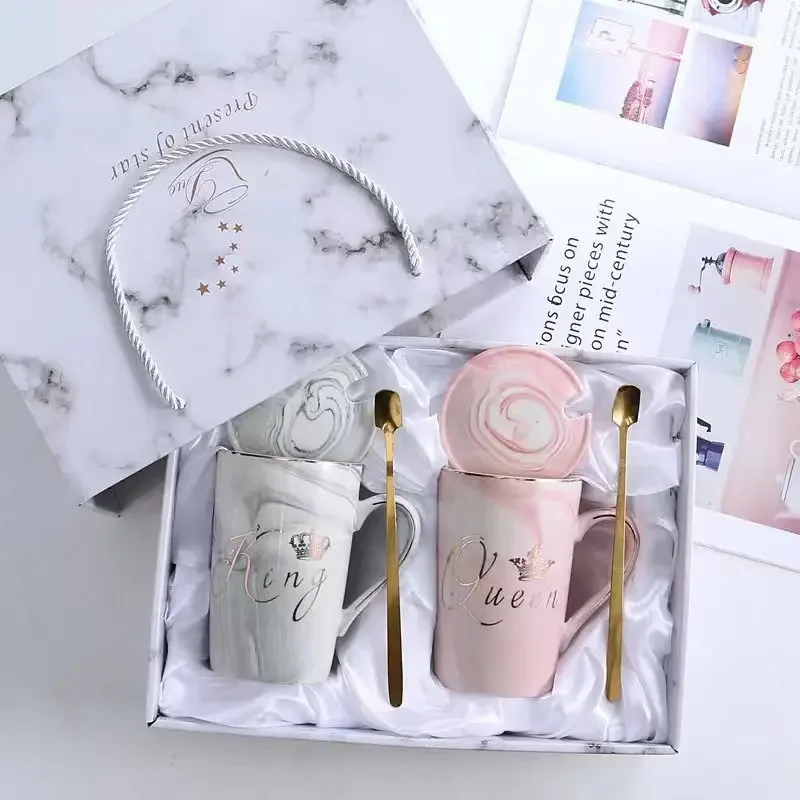2PCS/SET Couple Cup Ceramic Mug With lid an Spoon King&queen Valentine's Day Wedding Birthday Gift
2PCS/SET Couple Cup Ceramic Mug With lid an Spoon King&queen Valentine's Day Wedding Birthday Gift