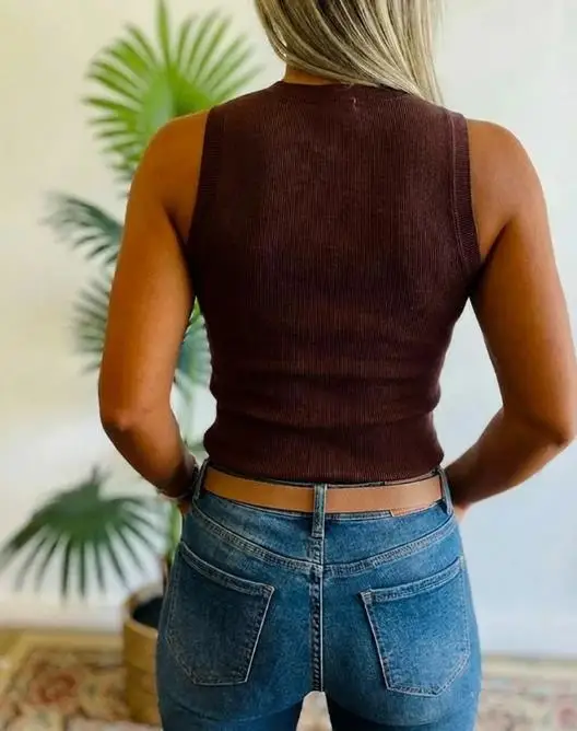 Топ женский, весна-лето 2023, новая однотонная модная футболка без рукавов со стразами и круглым вырезом, облегающая повседневная майка в рубчик
Топ женский, весна-лето 2023, новая однотонная модная футболка без рукавов со стразами и круглым вырезом, облегающая повседневная майка в рубчик