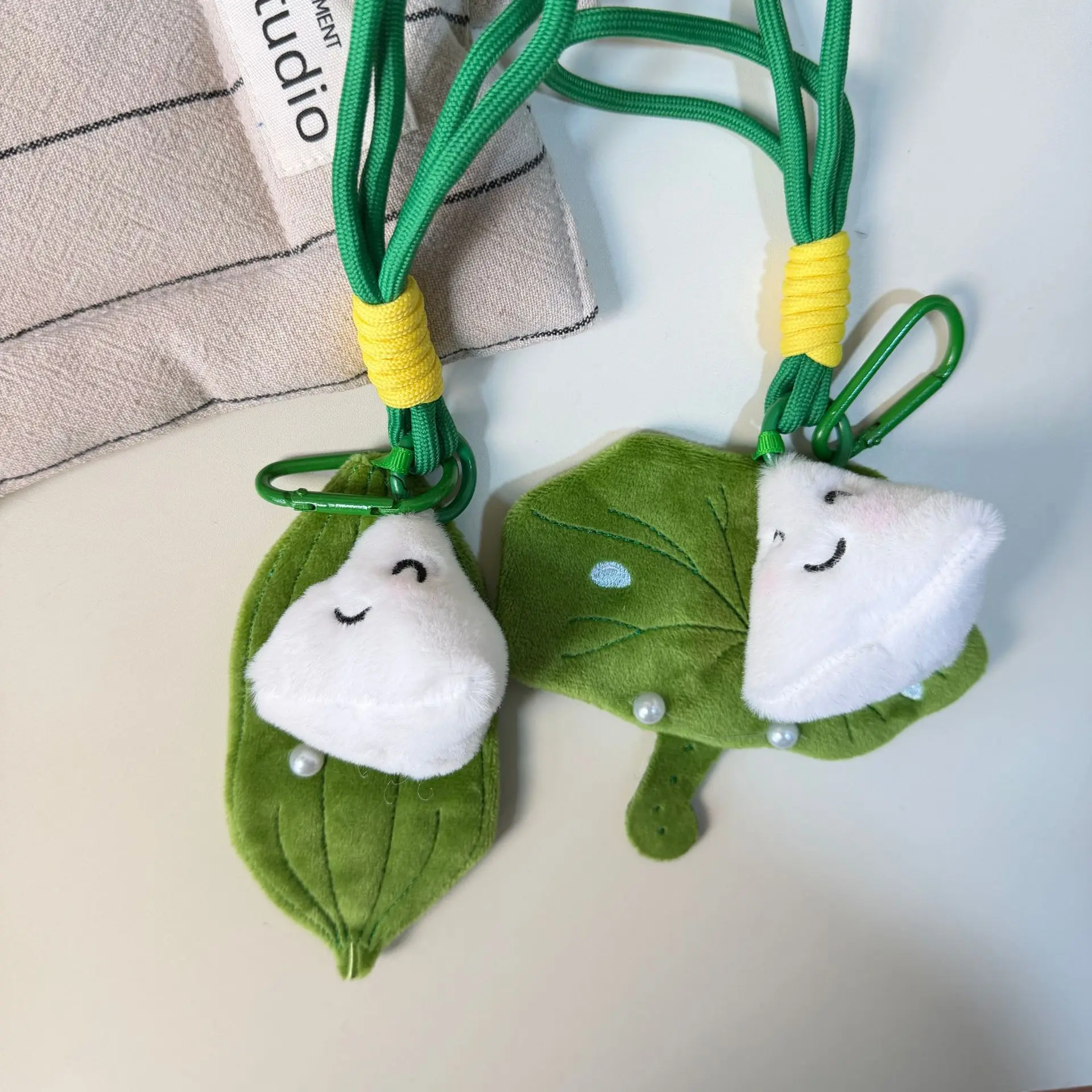 Dragon Boat Festival Zongzi Plush Keyring Charms Simulation Delicious Zongzi Plush Stuffed Keyring Backpack Decor Holiday Gift
Dragon Boat Festival Zongzi Plush Keyring Charms Simulation Delicious Zongzi Plush Stuffed Keyring Backpack Decor Holiday Gift