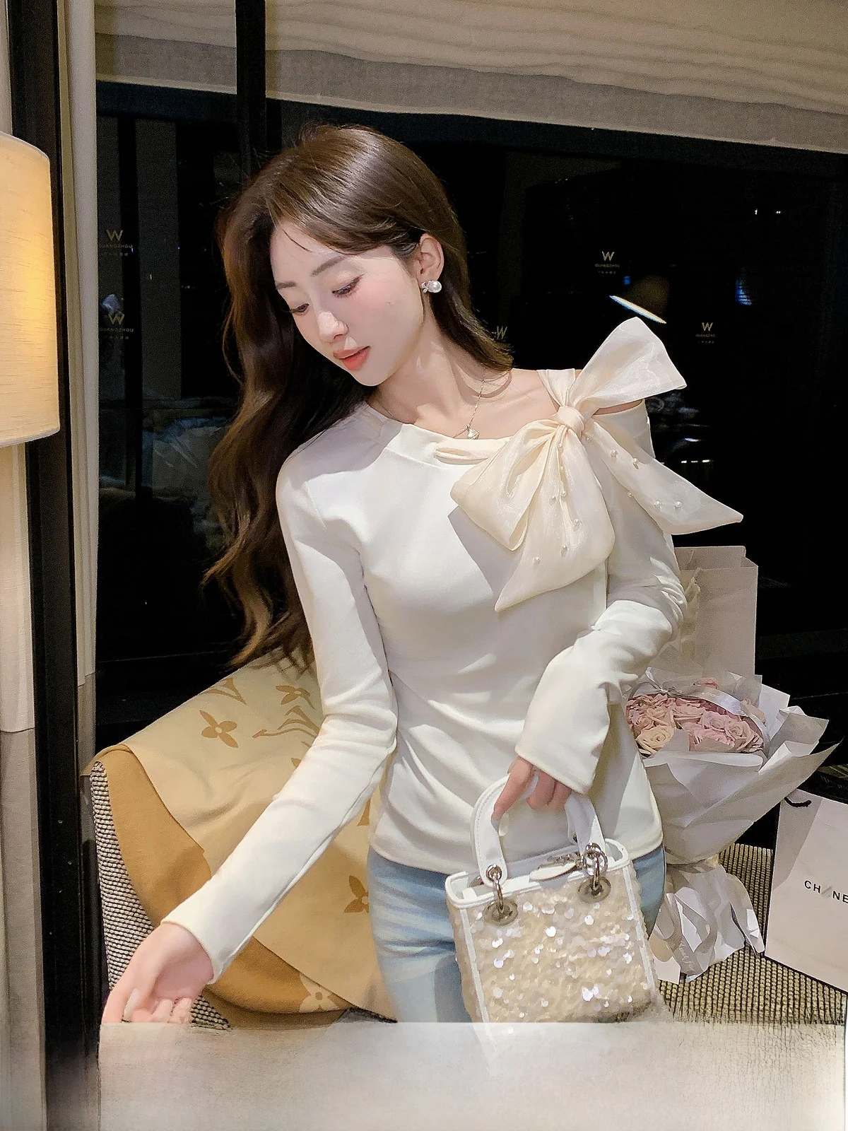 Rose Whispers New Year's Knitted Sweater with Bowtie One Shoulder Design Women's Winter Fashion Top French Style Standard Fit
Rose Whispers New Year's Knitted Sweater with Bowtie One Shoulder Design Women's Winter Fashion Top French Style Standard Fit
