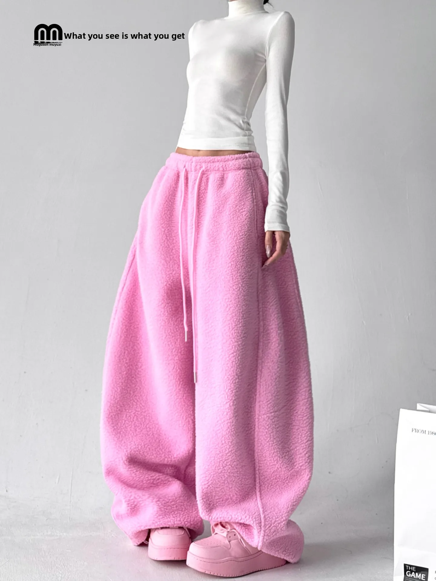 Корейские женские повседневные брюки, свободные брюки Fce Thi с широкими штанинами, брюки с высокой талией из полиэфирного волокна
Корейские женские повседневные брюки, свободные брюки Fce Thi с широкими штанинами, брюки с высокой талией из полиэфирного волокна