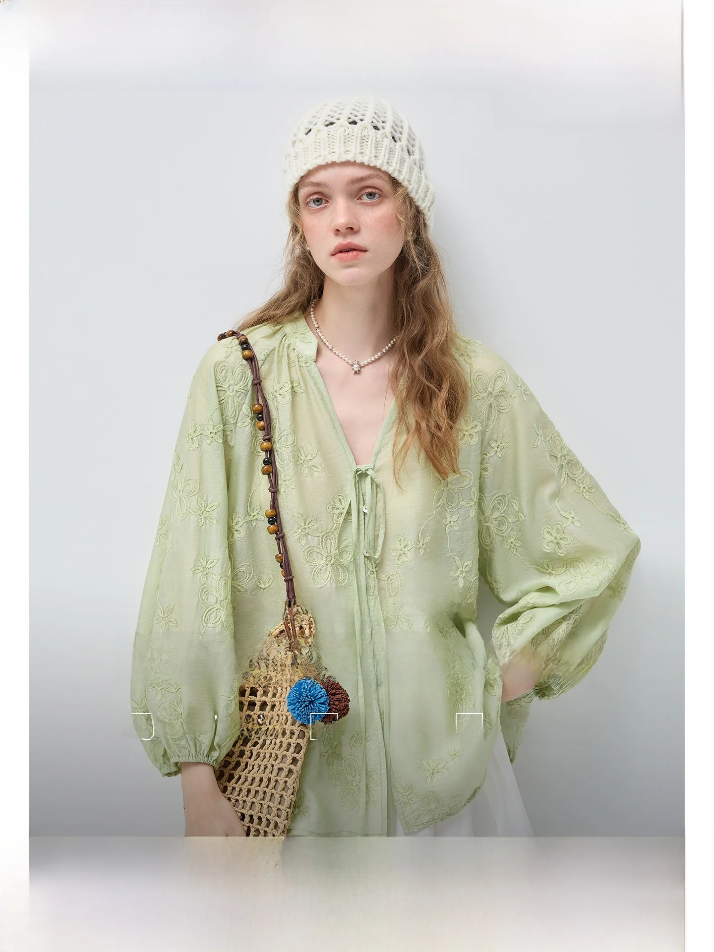 Spring 2026 Silk Green Lantern Sleeve Shirt VEGA CHANG Women's Holiday Breathable Loose Fit Embroidered V-neck Button-up
Spring 2026 Silk Green Lantern Sleeve Shirt VEGA CHANG Women's Holiday Breathable Loose Fit Embroidered V-neck Button-up