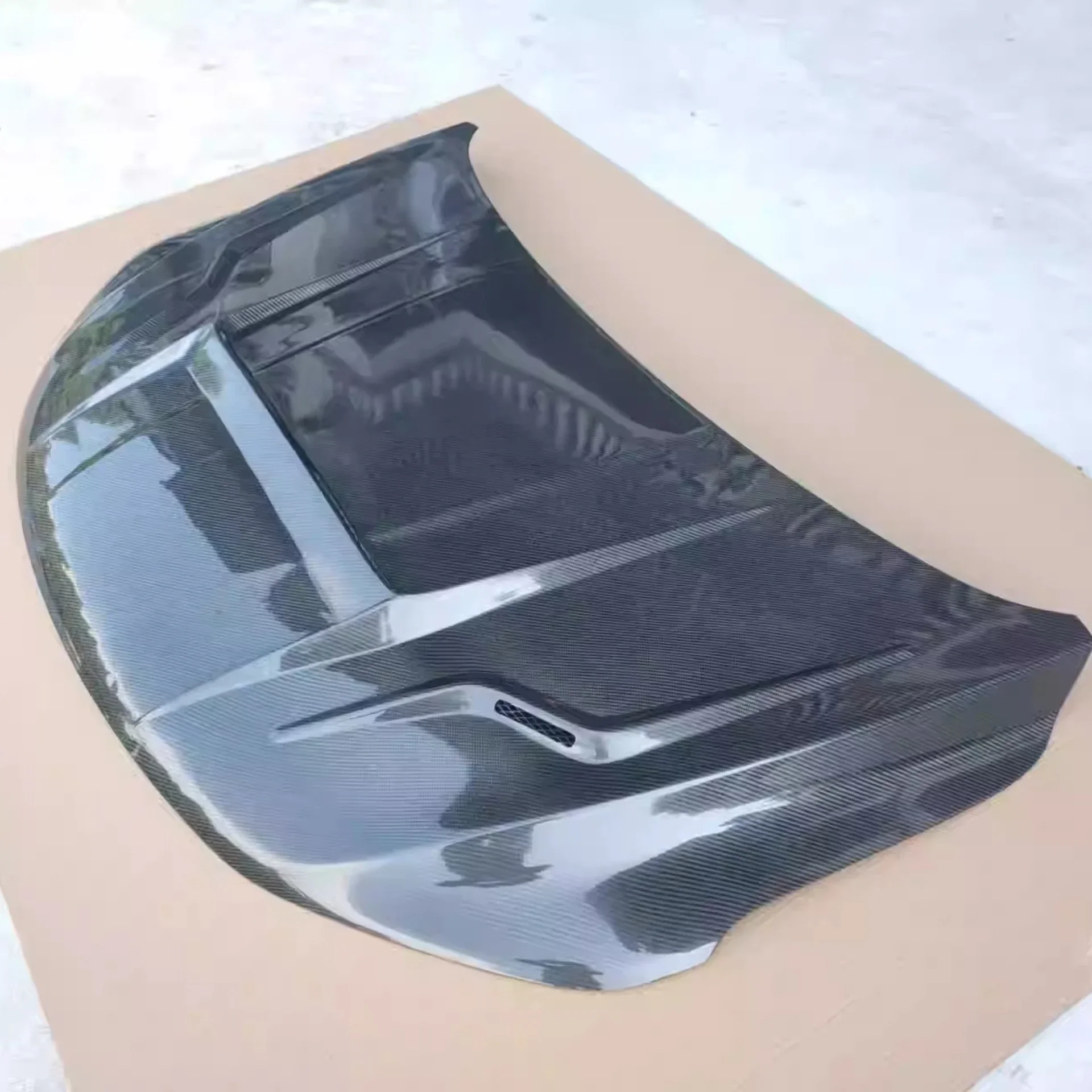 Carbon Fiber Front Engine Cover for Geely COOLRAY Convert Hood Light Weight Bonnet Car Accessories
Carbon Fiber Front Engine Cover for Geely COOLRAY Convert Hood Light Weight Bonnet Car Accessories