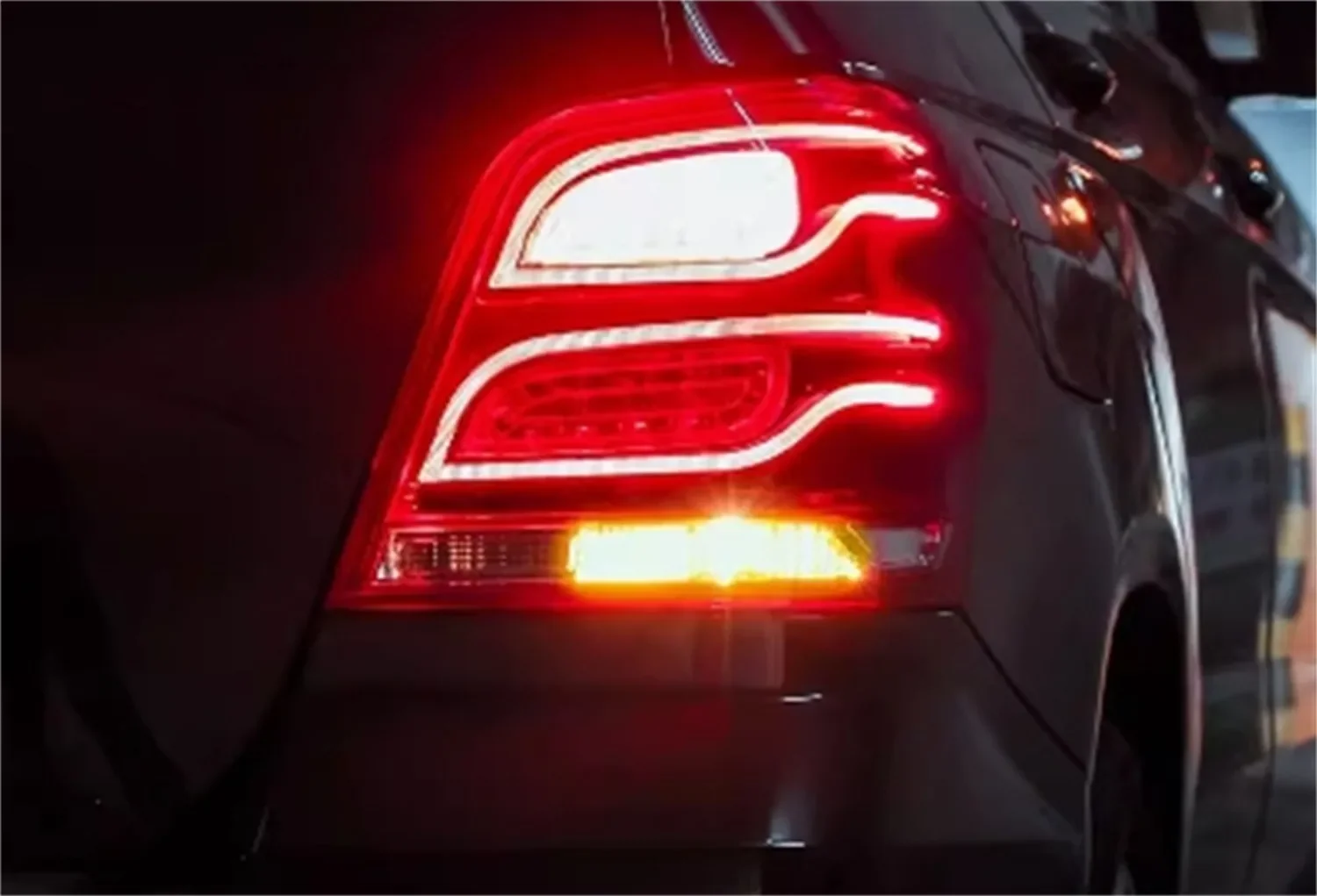 Car Rear Light tail light for Mercedes Benz GLK modified GLK260 09-12 Tail lamp Brake lamp reverse light Turn signal
Car Rear Light tail light for Mercedes Benz GLK modified GLK260 09-12 Tail lamp Brake lamp reverse light Turn signal