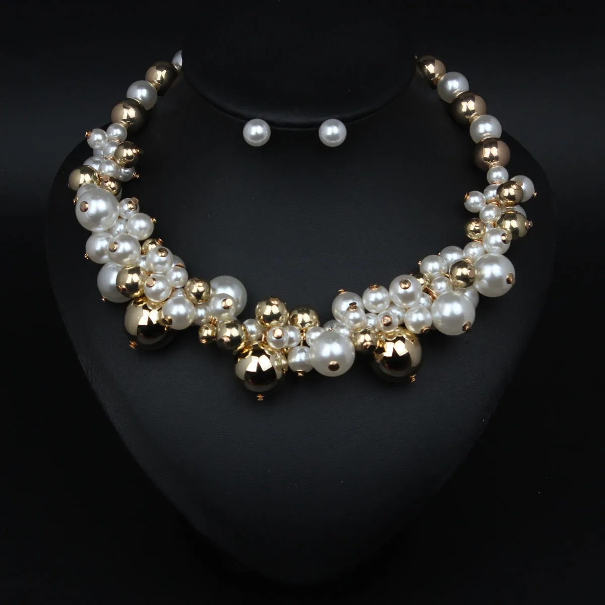 DIY accessories Cross-border, European and American fashion Choker temperament imitation pearl necklace stud earrings set women'
DIY accessories Cross-border, European and American fashion Choker temperament imitation pearl necklace stud earrings set women'