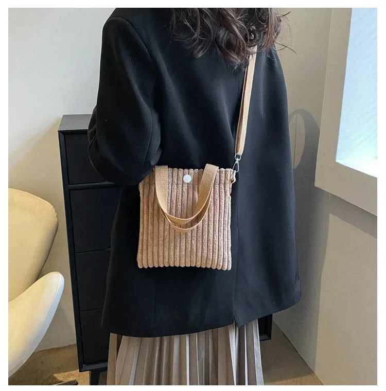 Korean Mini Bucket Bag Corduroy Handbags Crossbody Bag for Women Vertical Casual Mini Tote Bag Power Bank Phone Pouch Coin Purse
Korean Mini Bucket Bag Corduroy Handbags Crossbody Bag for Women Vertical Casual Mini Tote Bag Power Bank Phone Pouch Coin Purse