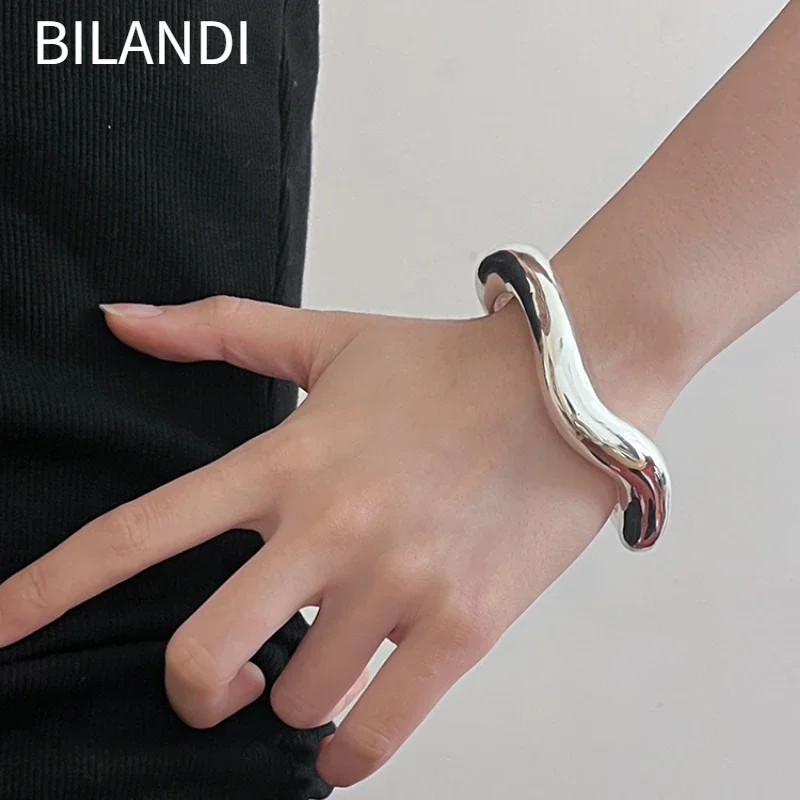 Bilandi Modern Jewelry Popular Temperament Metal Irregular Open Cuff Bracelets For Women Party Gifts Exaggerative Accessories
Bilandi Modern Jewelry Popular Temperament Metal Irregular Open Cuff Bracelets For Women Party Gifts Exaggerative Accessories