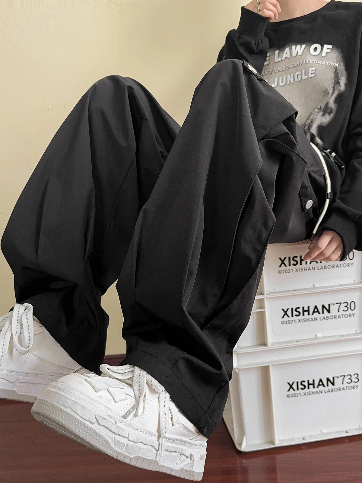 American Sle Pleated Paratrooper Workwear Pants Loose Straight Leg Casual Deconstructed Wide Leg Floor-Length Trousers for ...
American Sle Pleated Paratrooper Workwear Pants Loose Straight Leg Casual Deconstructed Wide Leg Floor-Length Trousers for ...