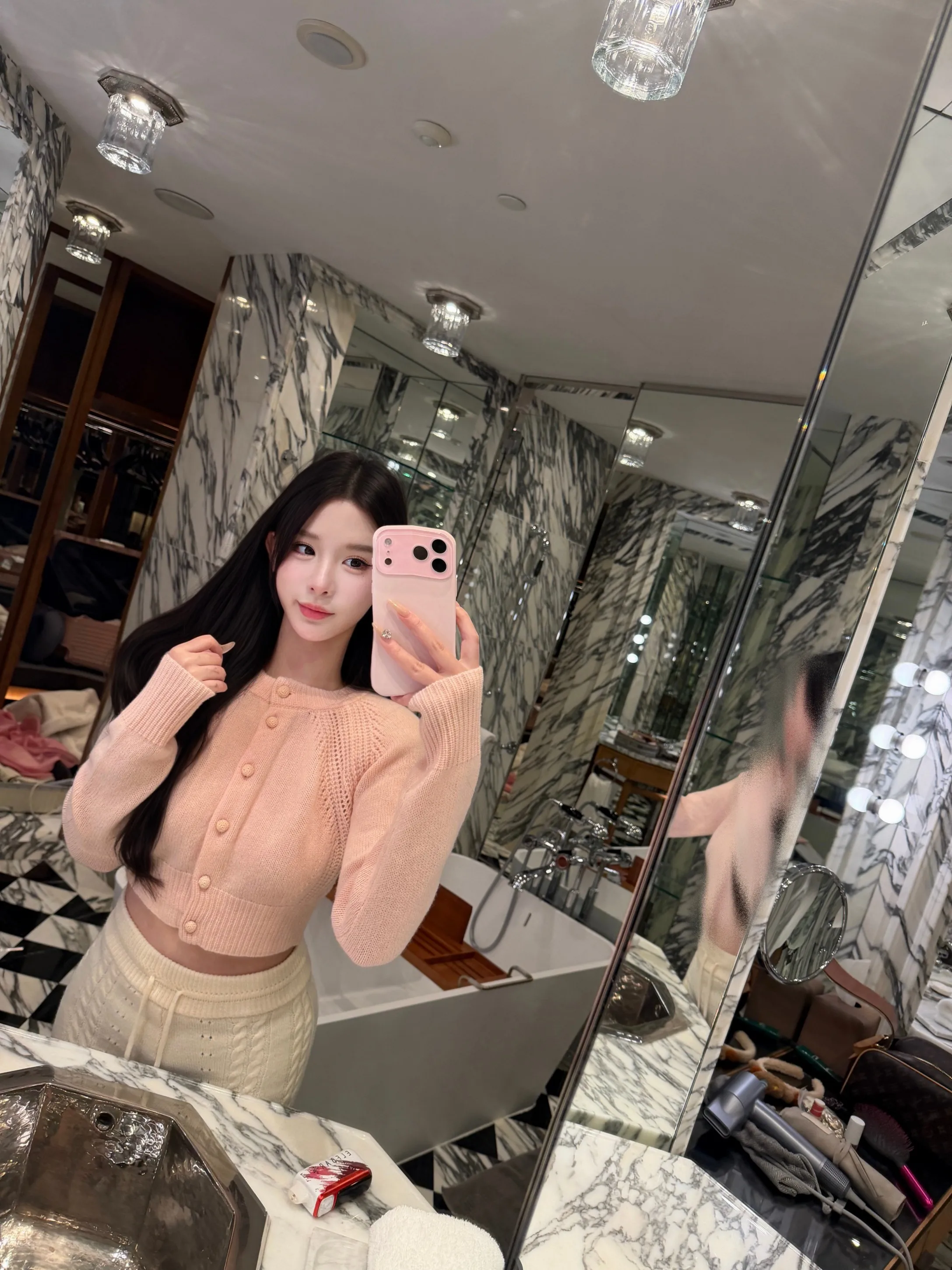 Chen nduo Cute Pink Salmon Pattern Knitted Cardigan Long Sve ort Straight Tube Top Women's Faion Spring 2026 round Ne
Chen nduo Cute Pink Salmon Pattern Knitted Cardigan Long Sve ort Straight Tube Top Women's Faion Spring 2026 round Ne