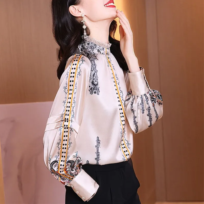 High grade satin lace collar French shirt Women's 2023 spring and autumn shirt mulberry silk printing small shirt
High grade satin lace collar French shirt Women's 2023 spring and autumn shirt mulberry silk printing small shirt