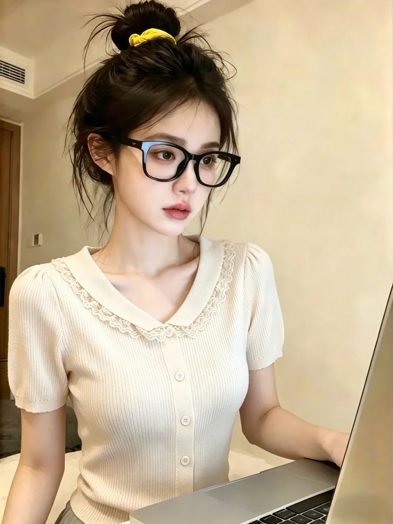 Sweet Summer Lace Trim Short Sleeve Knitted Neck Top Women's Self-Preserved Style Korean Version Slim Fit Silk Blend
Sweet Summer Lace Trim Short Sleeve Knitted Neck Top Women's Self-Preserved Style Korean Version Slim Fit Silk Blend