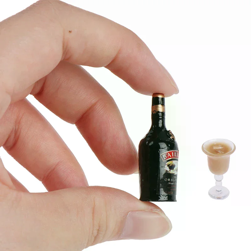 Simulation Drinks Model Toys 1/12 Dollhouse Miniature Wine Bottle Set with cup
Simulation Drinks Model Toys 1/12 Dollhouse Miniature Wine Bottle Set with cup