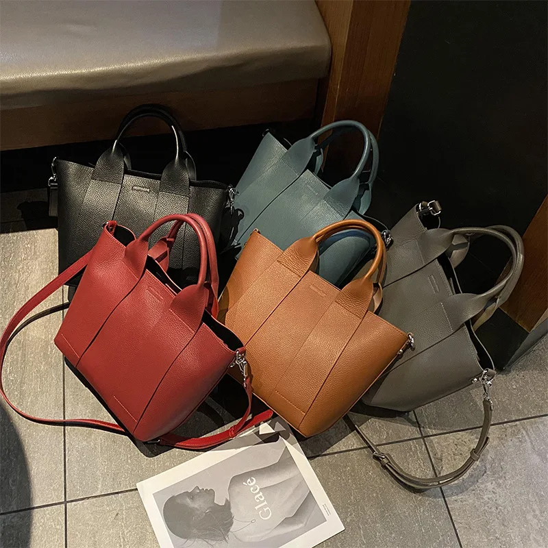 Genuine Leather Commuter Large Capacity Handheld One Shoulder Tote Bag for Women
Genuine Leather Commuter Large Capacity Handheld One Shoulder Tote Bag for Women
