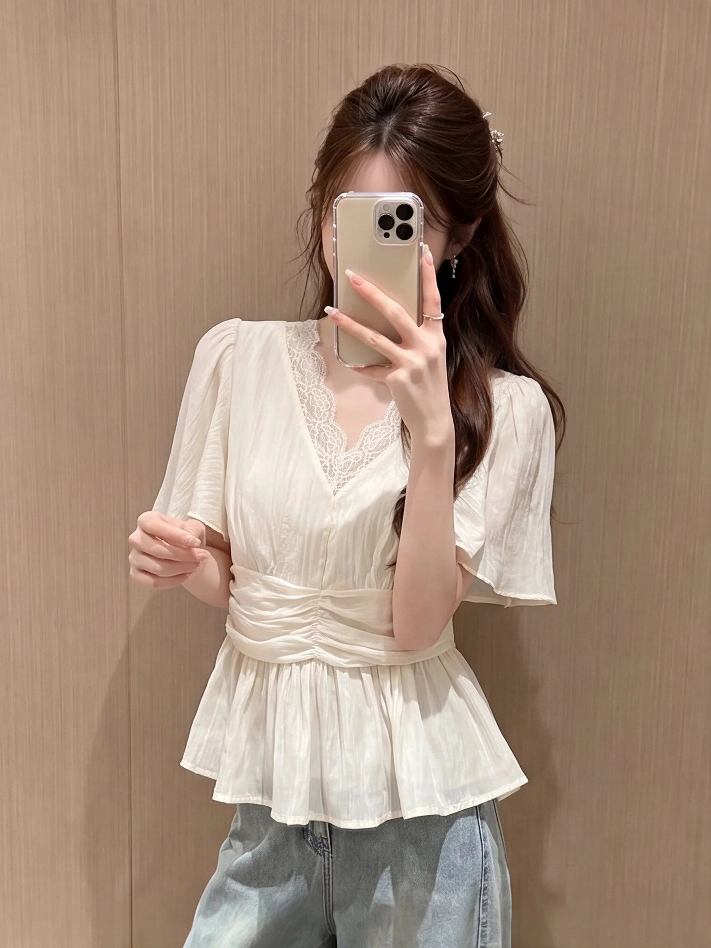 Cherry Blossom V-neck Chiffon Shirt Women's Fashionable Summer Lace Splicing Pleated Waist-cinching Slimming Top
Cherry Blossom V-neck Chiffon Shirt Women's Fashionable Summer Lace Splicing Pleated Waist-cinching Slimming Top